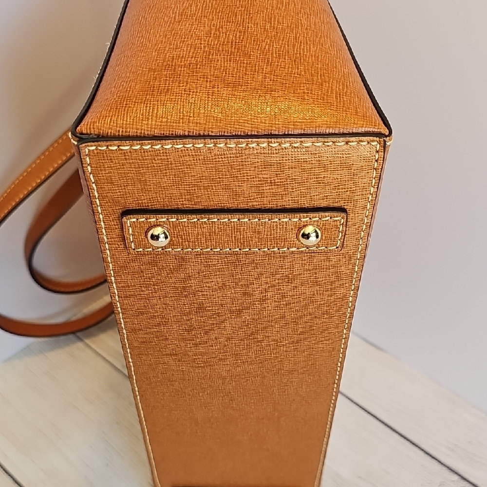 NWT Dooney & Bourke Saffiano Tan Leather Tote - Picture 7 of 12